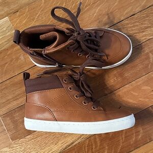 NWOT Cat & Jack brown sneaker boots